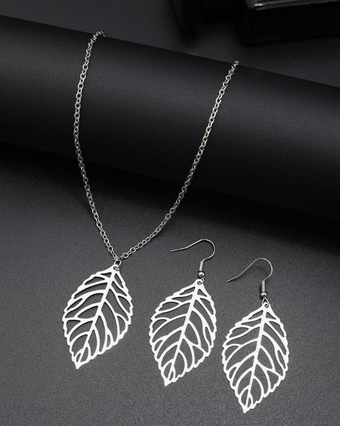 “Silver 3-piece jewelry set with leaf pendant necklace and earrings”

“Delicate silver leaf necklace and matching earrings set”

“Nature-inspired silver jewelry set for spiritual women”

“Lightweight silver leaf design necklace and earring gift set”

