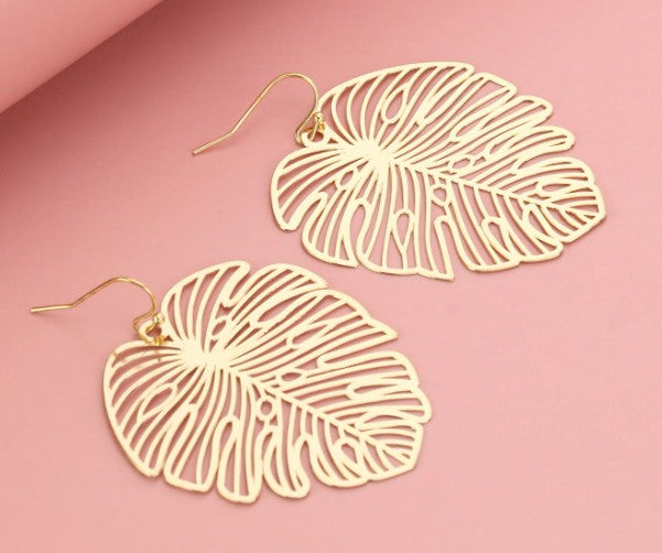 “Gold hollow out leaf drop earrings for women”

“Lightweight boho gold leaf earrings with hollow design”

“Nature-inspired spiritual leaf earrings in gold finish”

“Golden leaf-shaped drop earrings, bohemian style”

