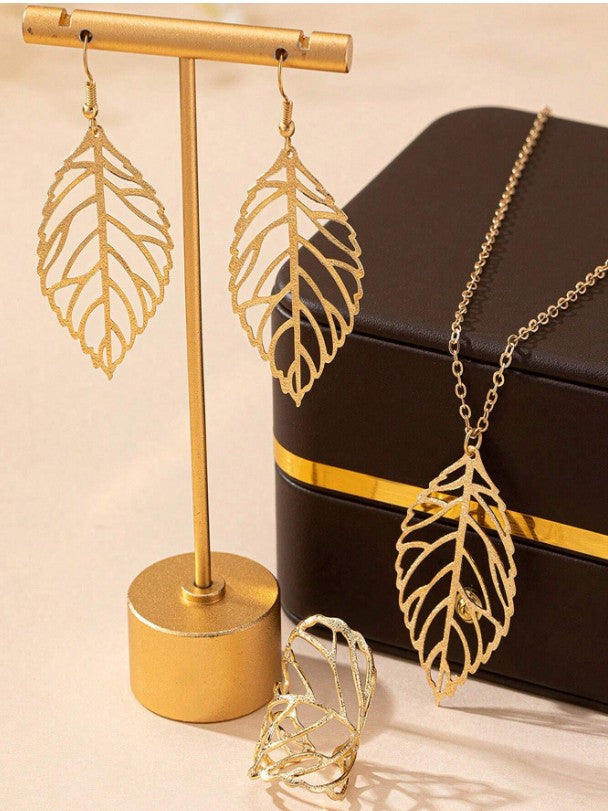 “Hollow leaf jewelry set with earrings, necklace, and ring”

“Bohemian-style hollow leaf pendant jewelry set”

“Simple alloy nature-inspired jewelry set with leaf design”

“Lightweight hollow leaf necklace, earrings, and ring set”