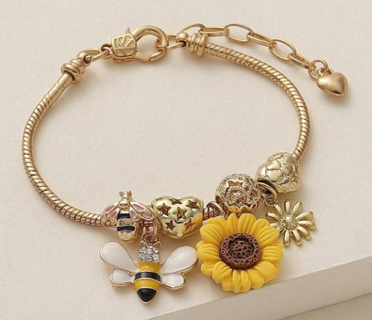 Summer Charm Bracelet for Women – Bee, Sunflower, Dreamcatcher & Beads – Boho Style with Faux Rhinestones